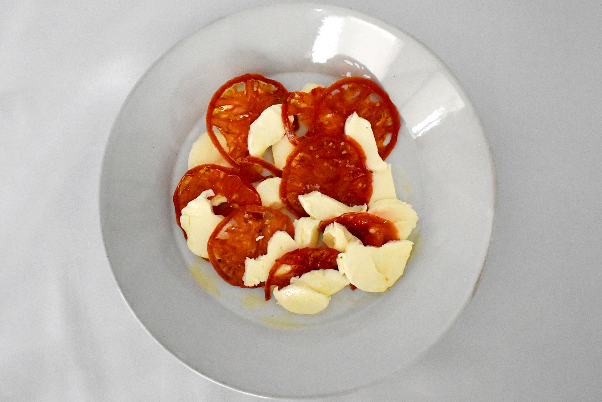 レシピ  |  トマトとモッツァレラのカプレーゼ