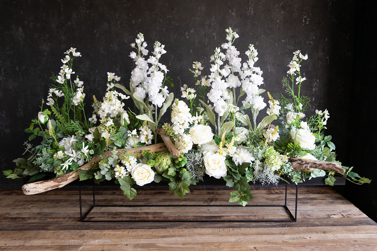 ビジネスのお祝いに最適 エントランスをナチュラルに彩るオリジナルの花装飾 フラワーデコレーション Flow 通信販売でお届けするフローリストが作る花束やアレンジメントや誕生花