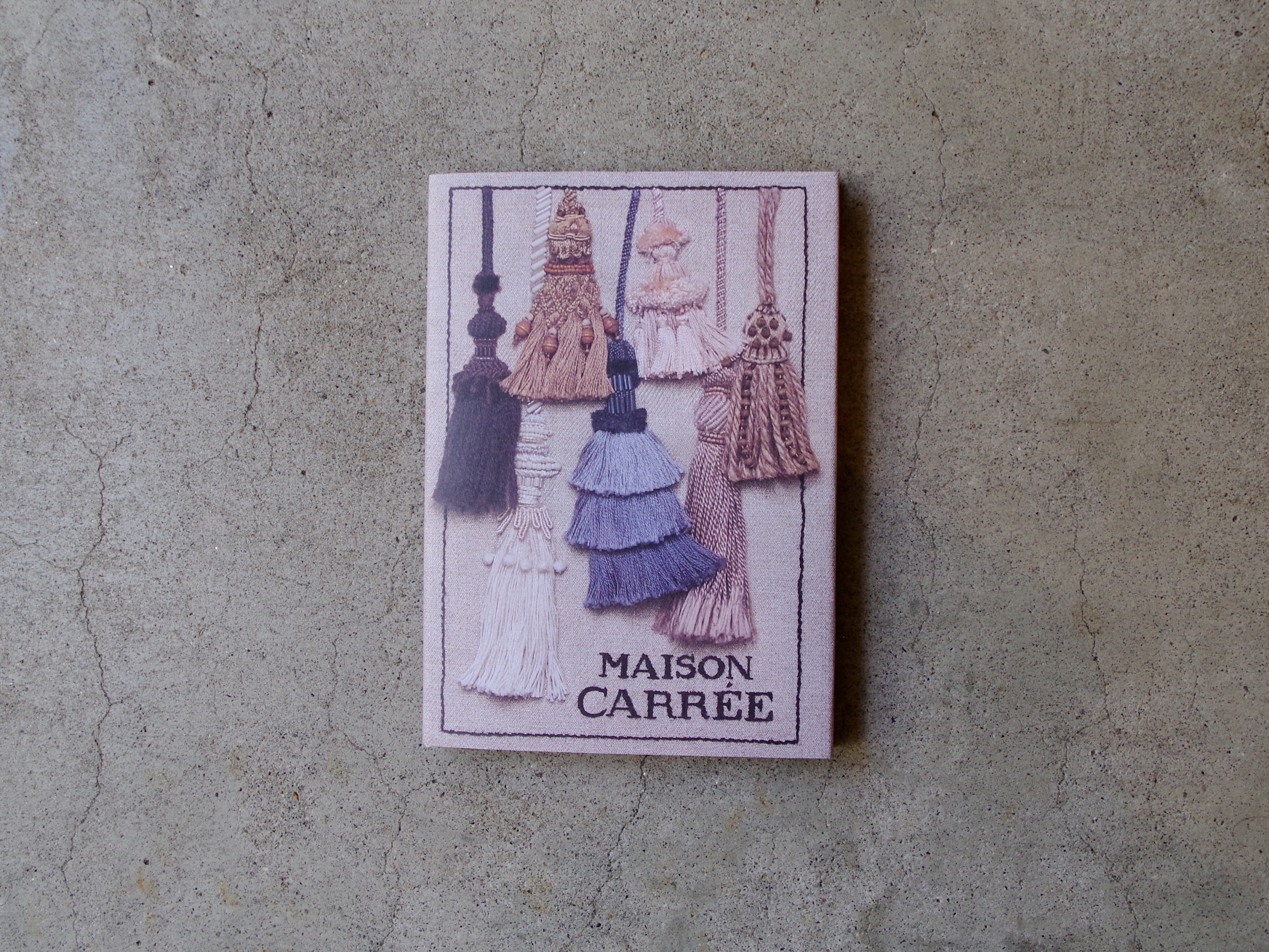 極上の暖かさのカシミアストール"MAISON CARRÉE"