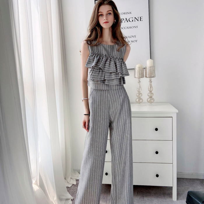 ノースリーブセットアップ　ストライプ柄　入荷しました♬