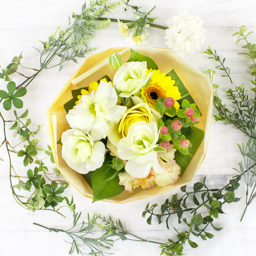 花瓶がいらない ラッピングしたまま飾れる自立式ブーケ フラワーギフト専門店 Conoka Online Shop お花や観葉植物で記念日を彩る