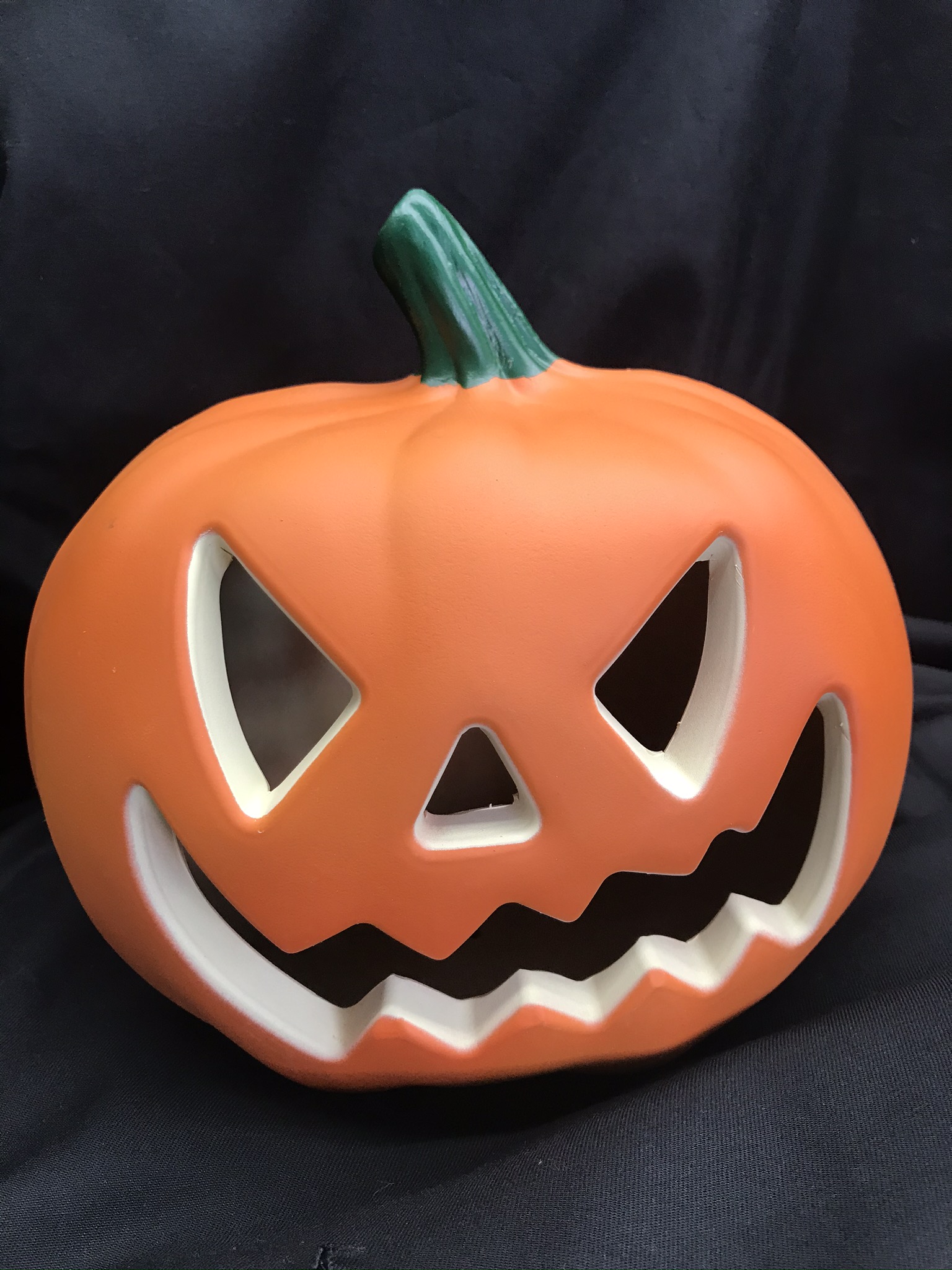 ハロウィンホラーナイトにおすすめ‼(^-^)
