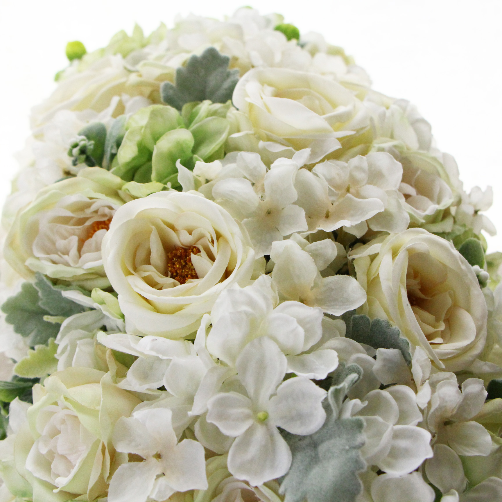結婚式 披露宴の準備をしている花嫁さま 素敵なアーティフィシャルフラワーで彩りいかがですか Base Mag 結婚式 披露宴の準備をしている花嫁さま 素敵なアーティフィシャルフラワーで彩りいかがですか Base Mag