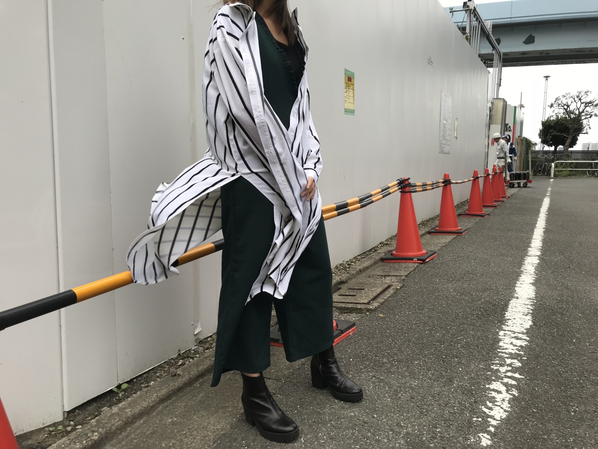 風が強い日が恋しくなる 風になびくと可愛いオルマロングシャツ Base Mag 風が強い日が恋しくなる 風になびくと可愛いオルマロングシャツ Base Mag