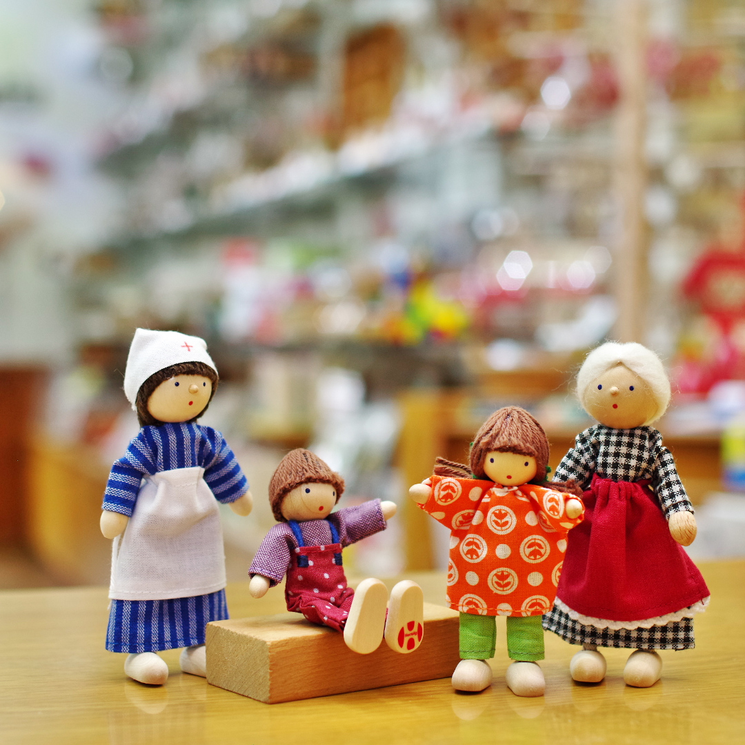 ヘアヴィック社のかわいい人形たちが再入荷しました おもちゃ箱 イカロス 公式ネットショップ ヘアヴィック社のかわいい人形たちが再入荷しました おもちゃ箱 イカロス 公式ネットショップ