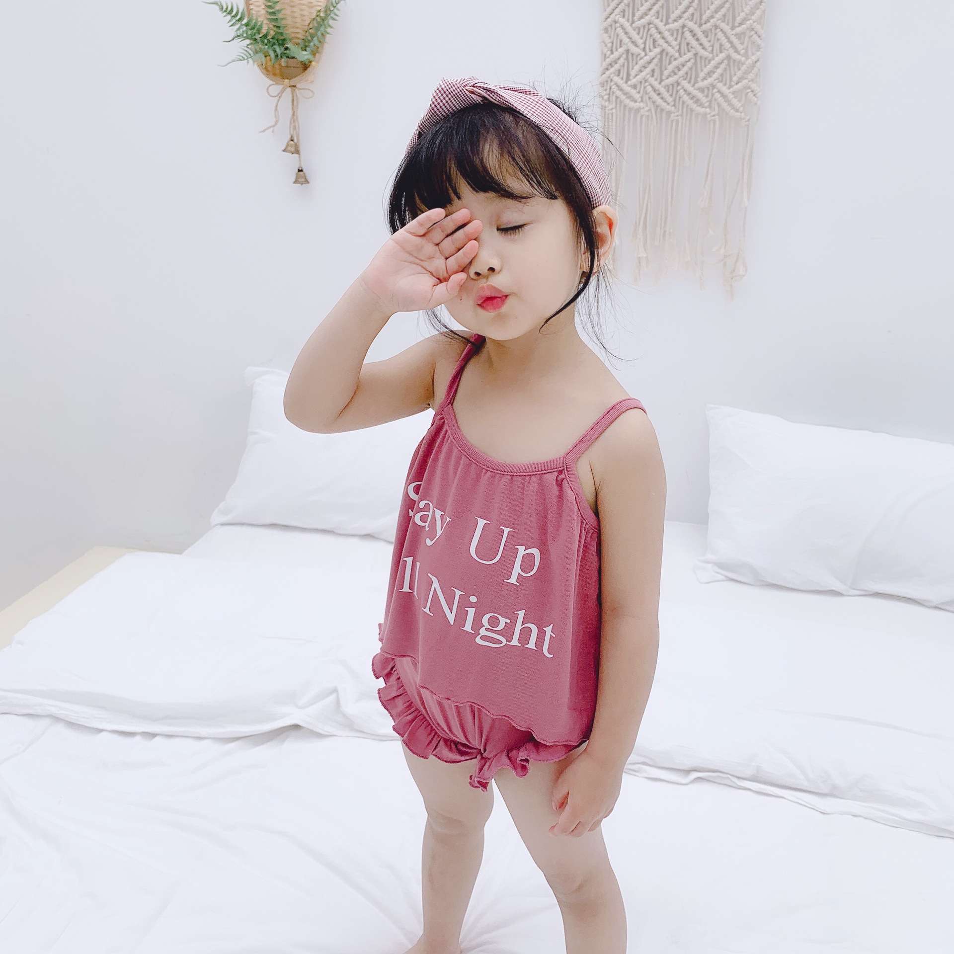 【海外子供服】女の子パジャマ♡ラグジュアリー感溢れるネグリジェで暑い夜を心地よく。