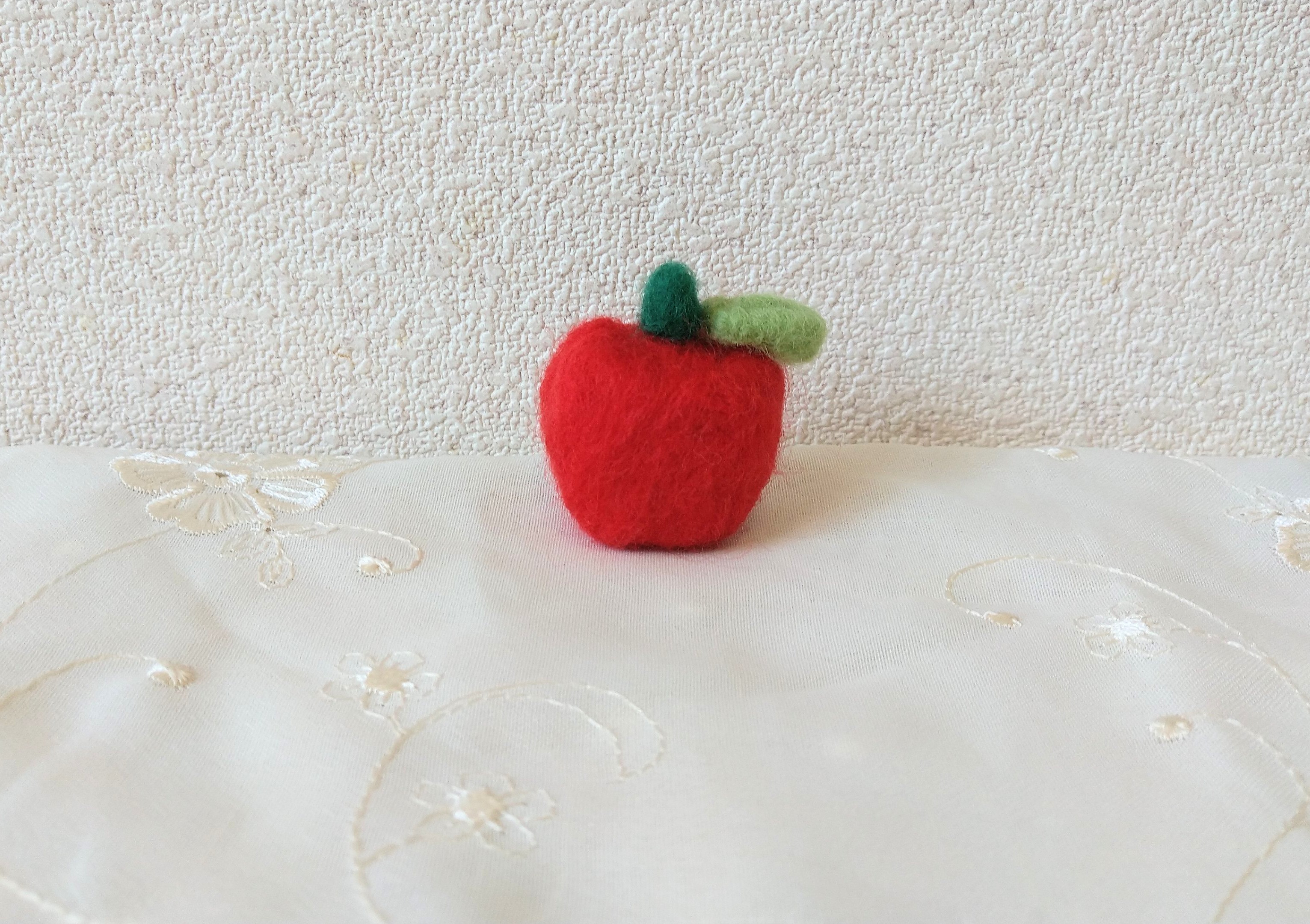 小さな羊毛りんご