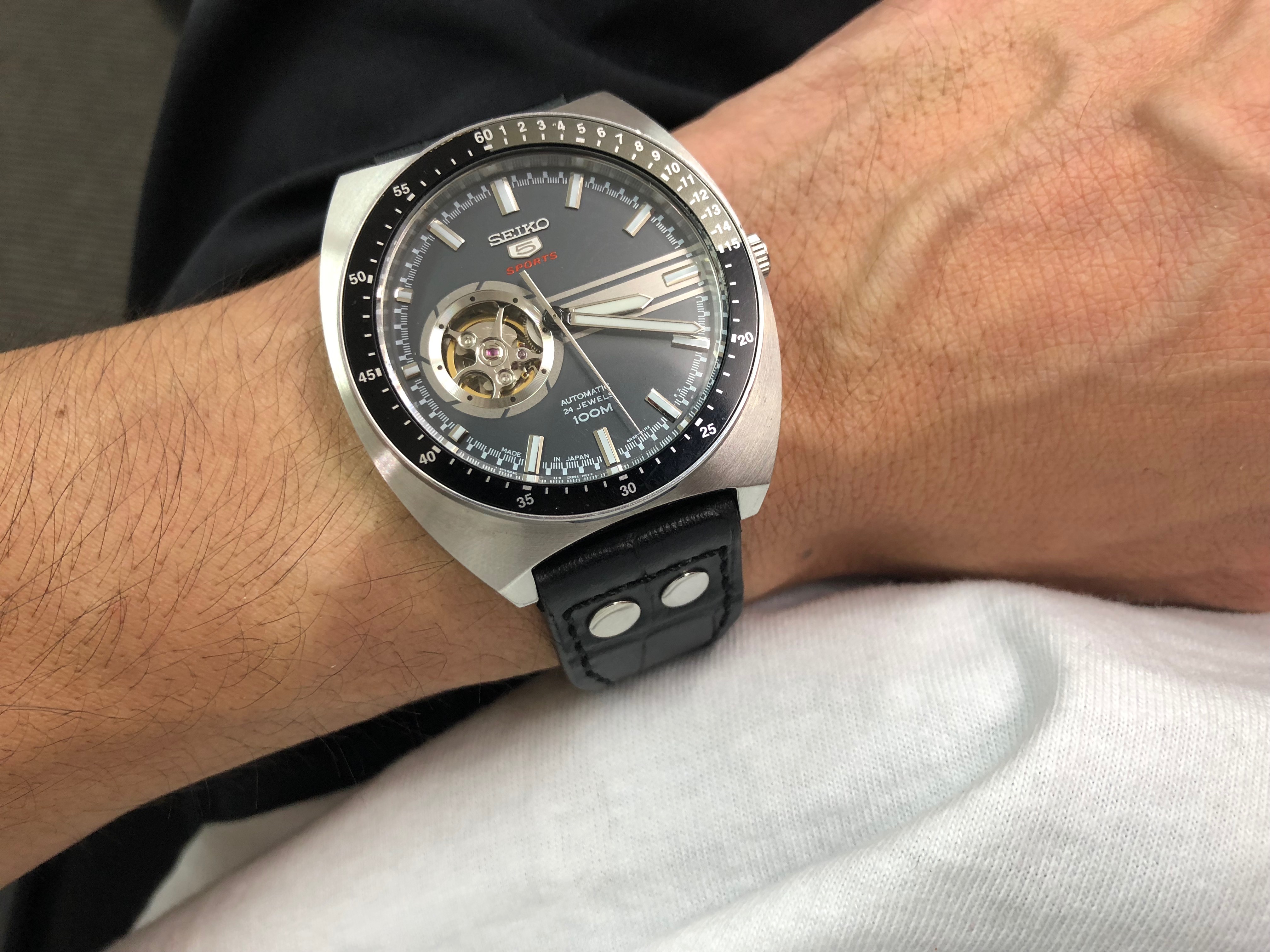 外しのテク 敢えてラグ間にサイズ違いのストラップで隙間を作る所作 Mwm Fukuoka Wmt Watches Online Store