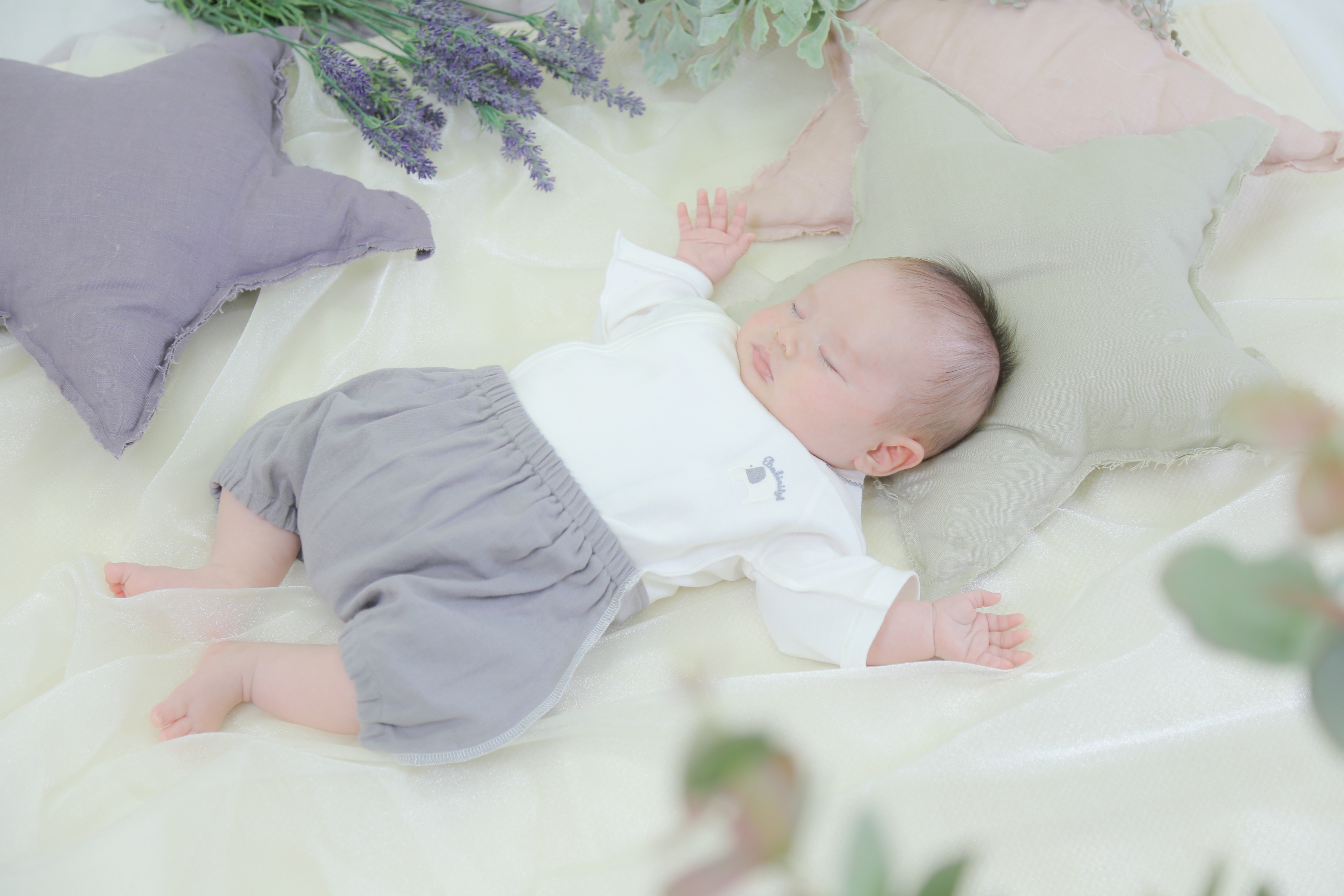 新生児の育児がラクになるベビー服「ラクラクふわふわバルーンオール」