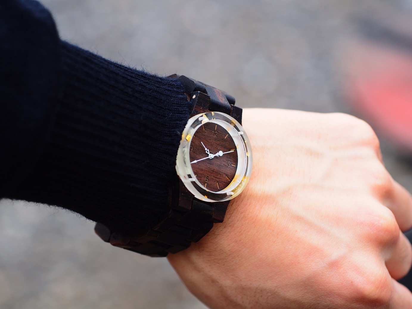 新作の日本人の職人が作る木製腕時計