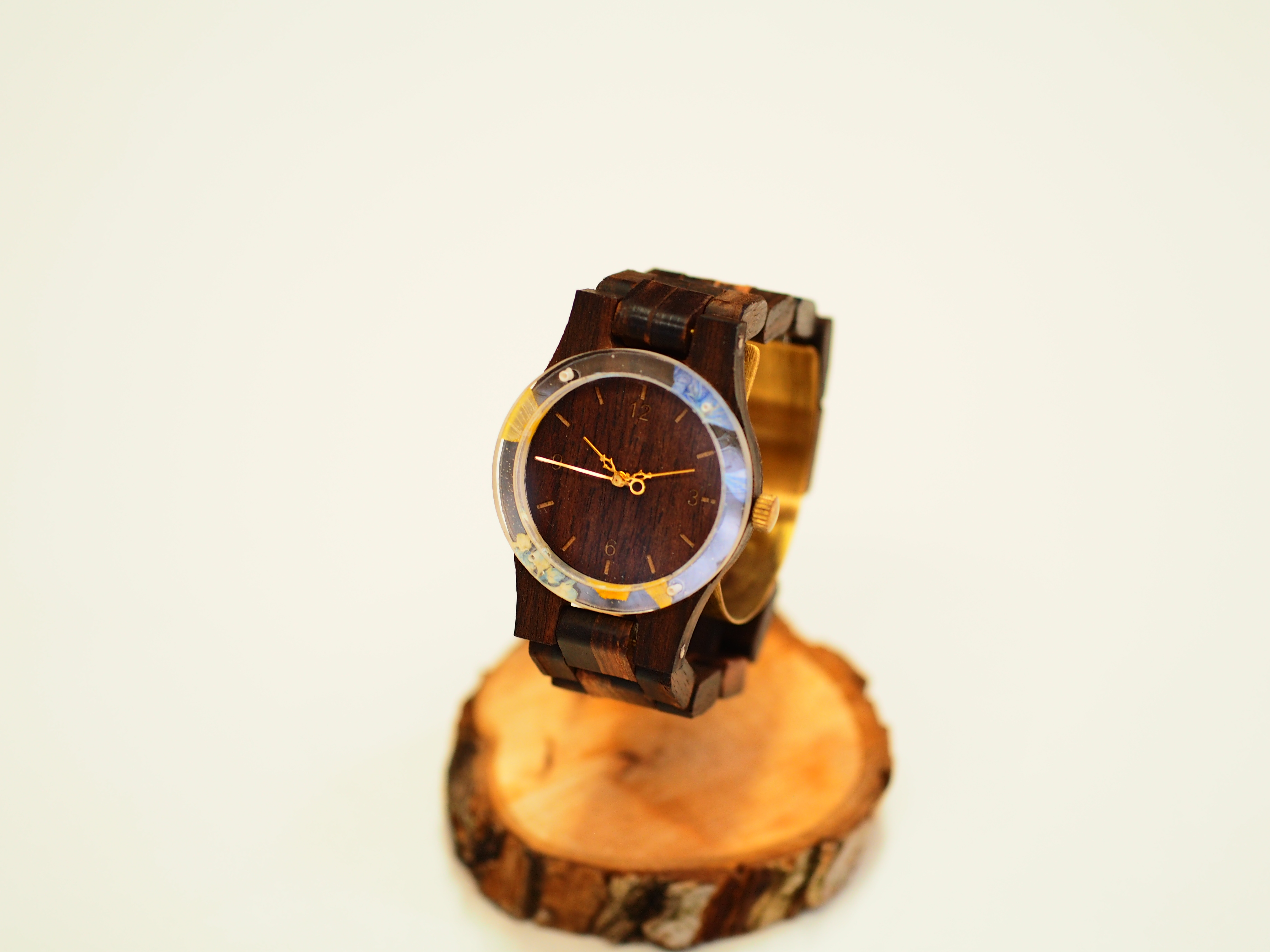 人気の紫陽花黒檀木製腕時計を追加