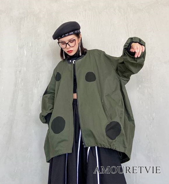 水玉デザインをスタイリッシュにアレンジ☆おしゃれブルゾン登場♪