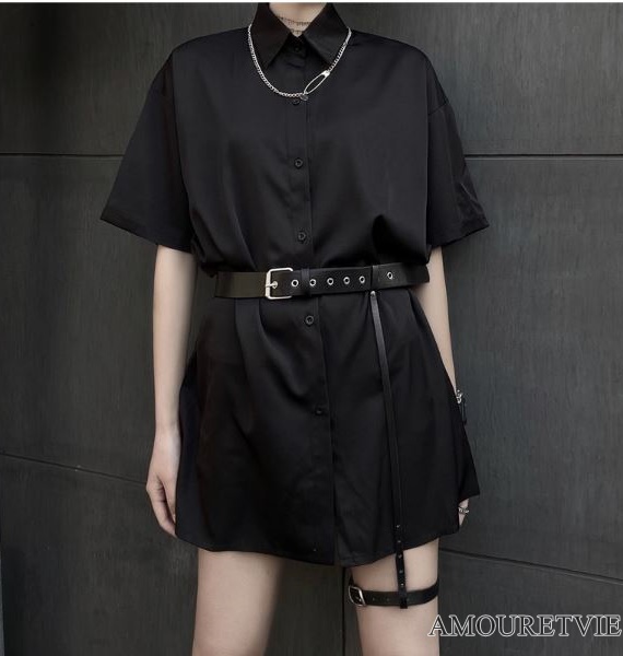 ベルト付きのかわいいロングシャツ☆マッドな艶感のあるブラックカラーもGOOD♪