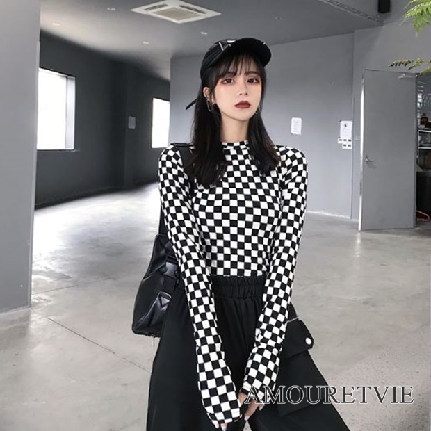 総白黒チェックのオルチャン系Tシャツ♪シンプルかつ可愛くきめるならこれで決まり！
