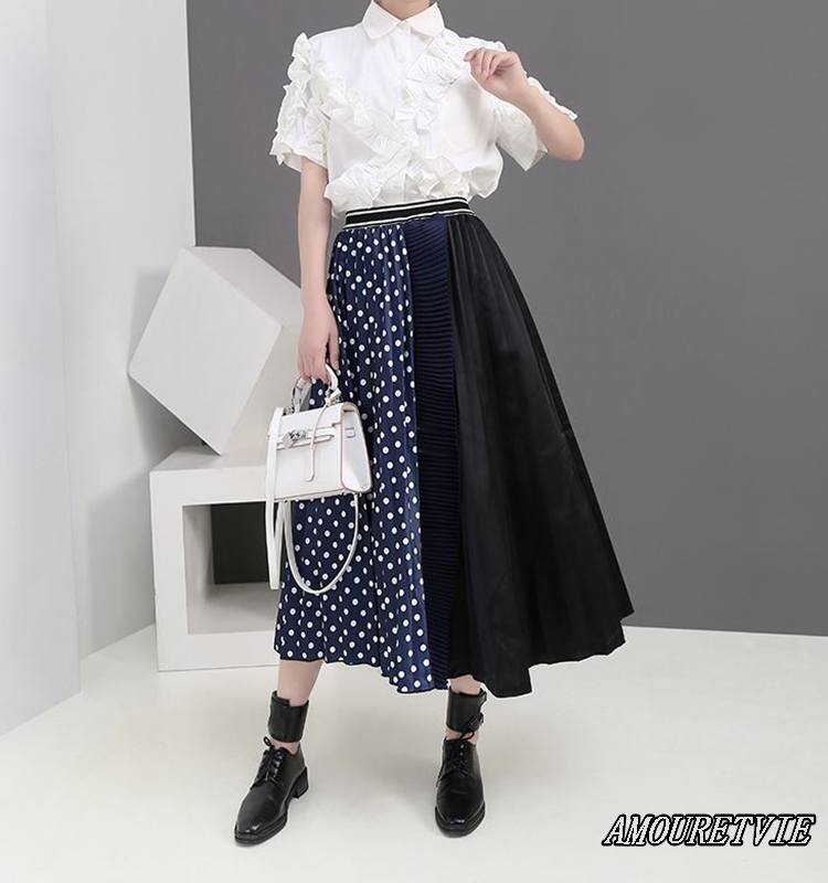 水玉とプリーツの可愛さとかっこよさ、そして高級感が一体となったオシャレスカートです☆
