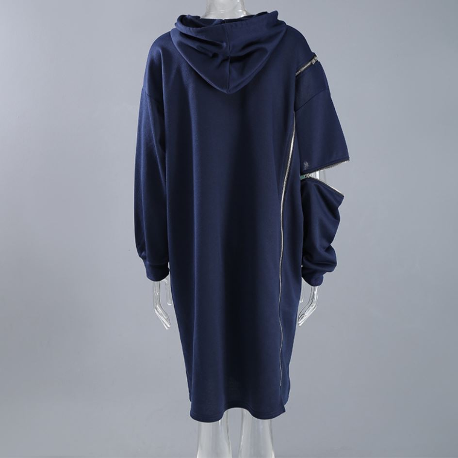 ジップを配したモダンデザインがかっこいいフード付きワンピースが登場 アパレルブランドショップamouretvie モレヴィ の商品紹介ブログです