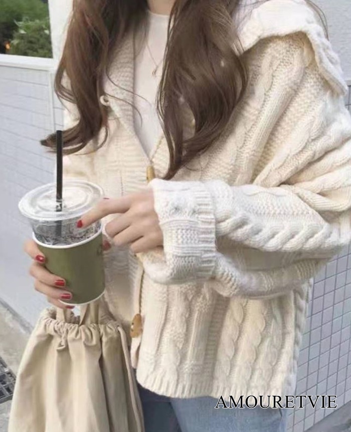 この時期定番のカーディガンはさらに可愛くなって登場♪大き目ニットが愛されコーデにバッチリ★