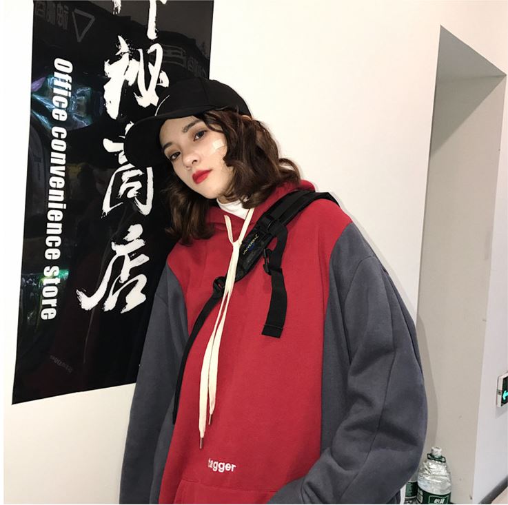 存在感のある高級パーカーでがストリートに映える一着!!厚手生地で機能性も最高☆