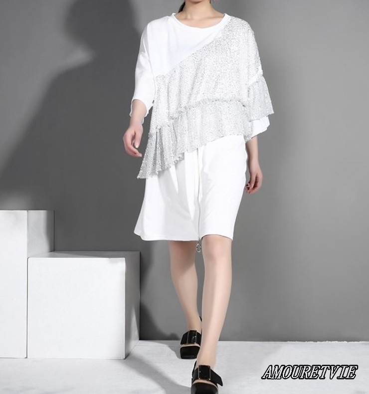 タッセルと呼ばれる美しい肩から胸元にかけてのデザインが魅力的♪爽やかな一着で春夏をリード★