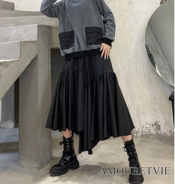 プリーツとアシメデザインが高級感と個性のあるロングスカート☆カジュアルに雰囲気を一変♪