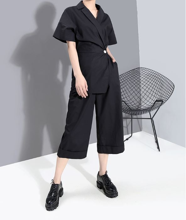スタイリッシュ感抜群の一着でツナギタイプの洋服の概念を変える一着！！