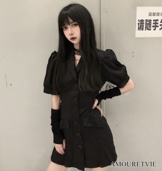 一味違ったドレス系ワンピース☆背中の大胆なスリットがGOOD♪