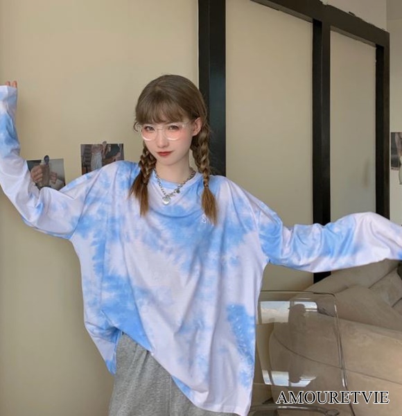 爽やかカラーが印象的な夏トップス☆