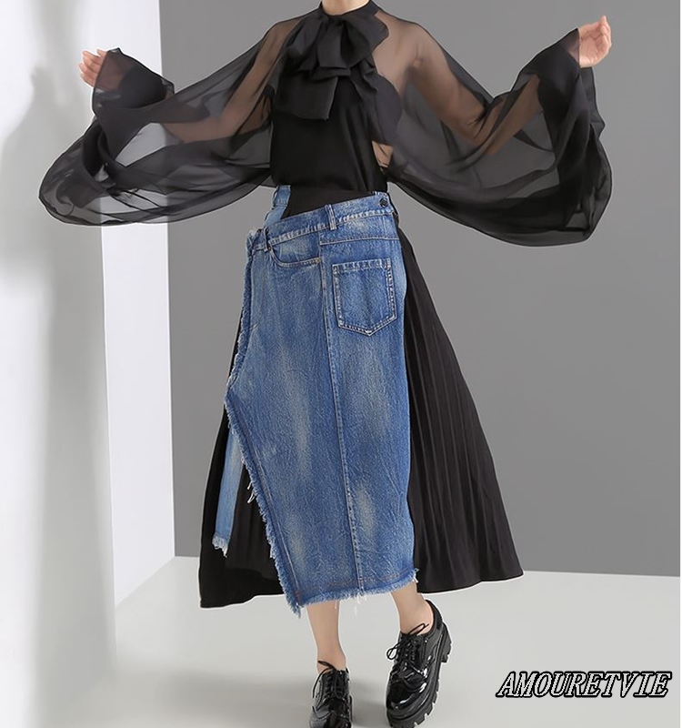 美しいスリーブと総メッシュ仕様の涼しげで上品なトップスがいつもの夏を刺激的に変える一着♪