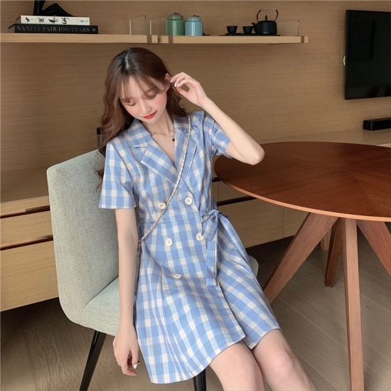 リボンが可愛い 爽やかカラーのワンピース Base Mag