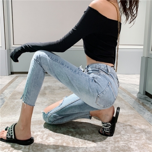 肌見せがドキッ ダメージ加工スキニーパンツ Base Mag