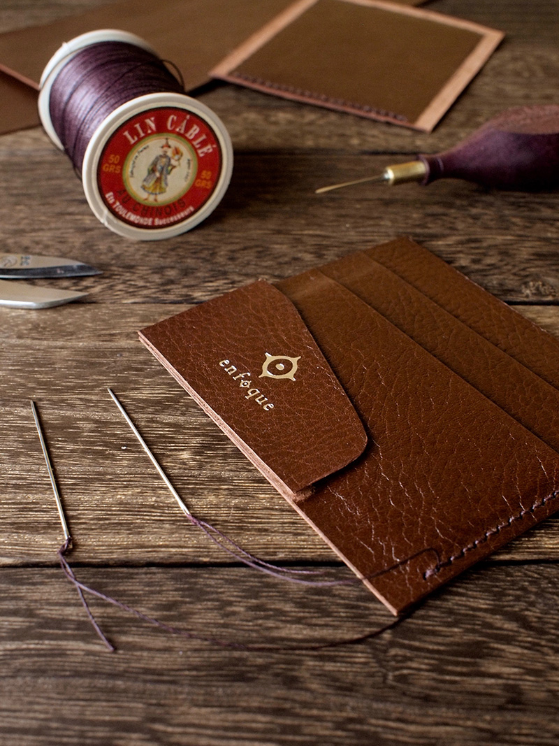 手縫い仕立て“enfoqueのマネークリップ財布” 新たにチョコ色!! 