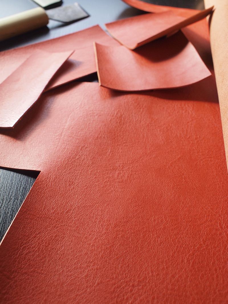 手裁ち、手縫い、手仕事で製作  “カラーオーダー 手縫い仕立てのマネークリップ財布”