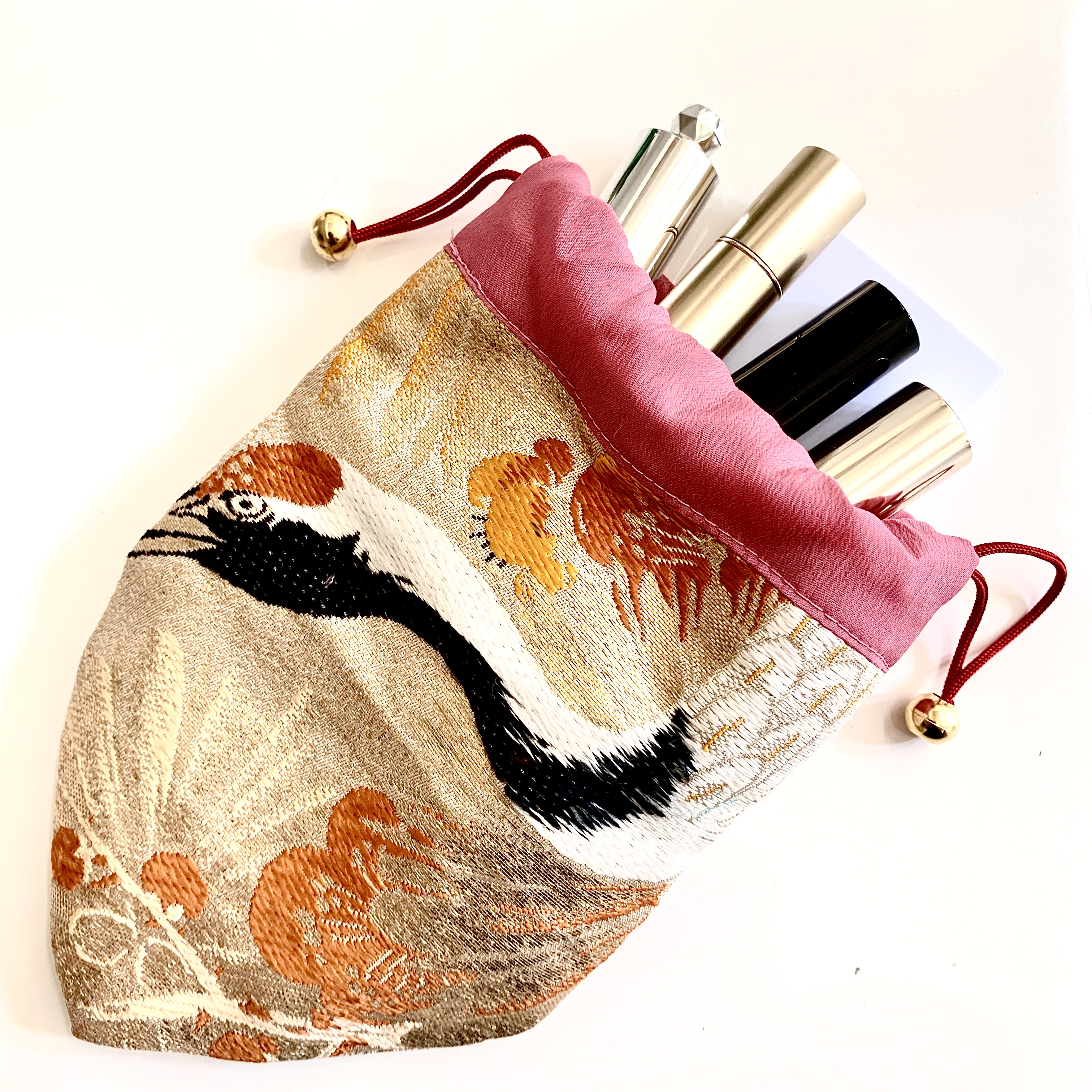 打掛生地で作った巾着袋：蓮華袋