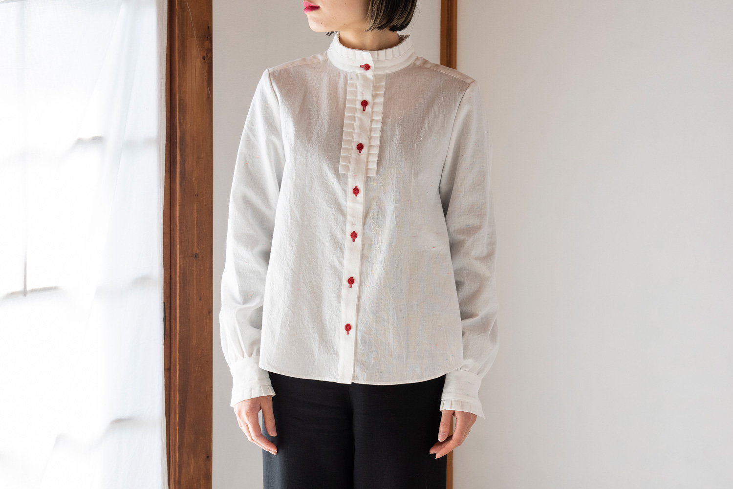 オシャレなお母さんに贈りたい！静岡県西部･伝統織物の生地を使ったフリルシャツ。