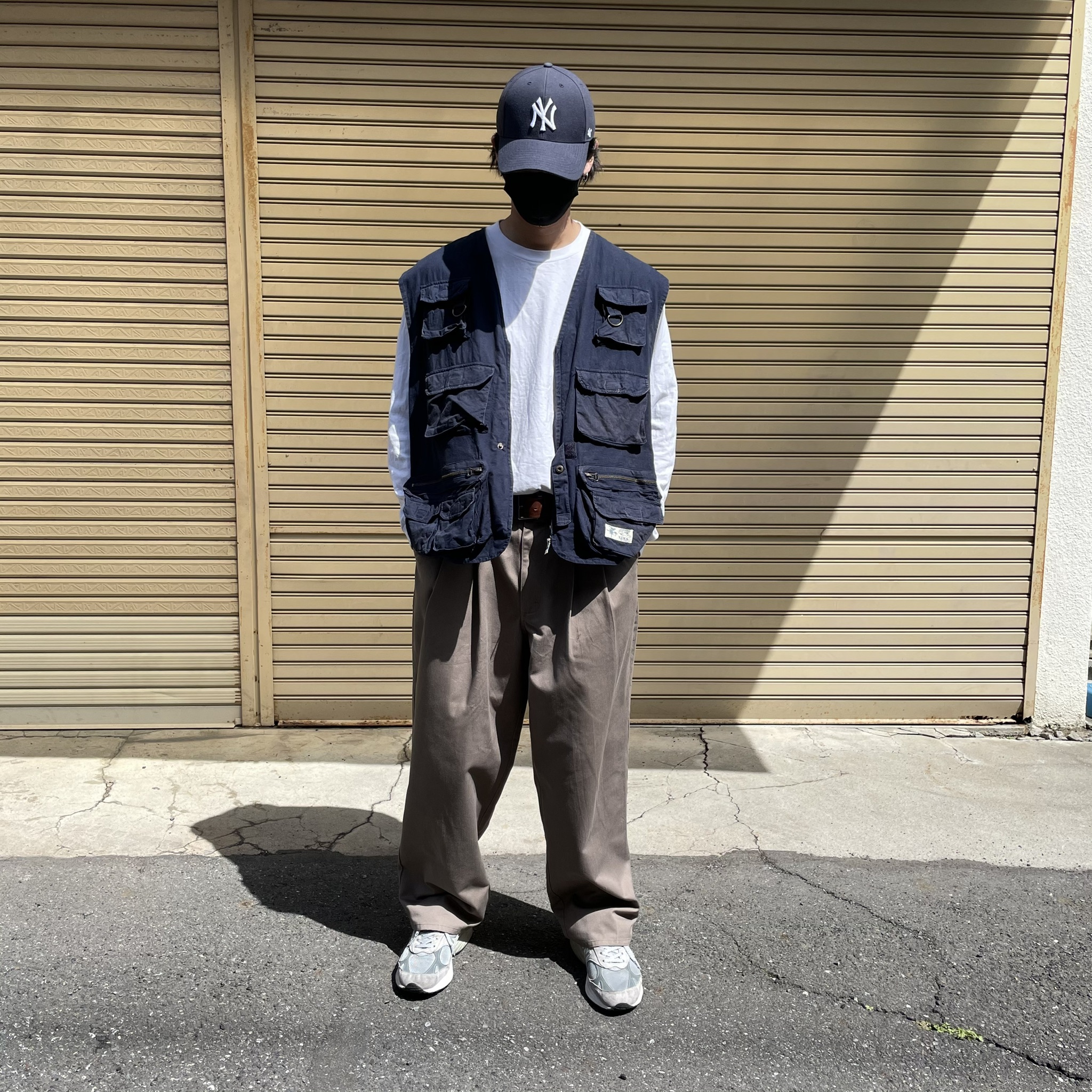 今回はフィッシングベストと ツータックパンツの着画です Base Mag 今回はフィッシングベストと ツータックパンツの着画です Base Mag