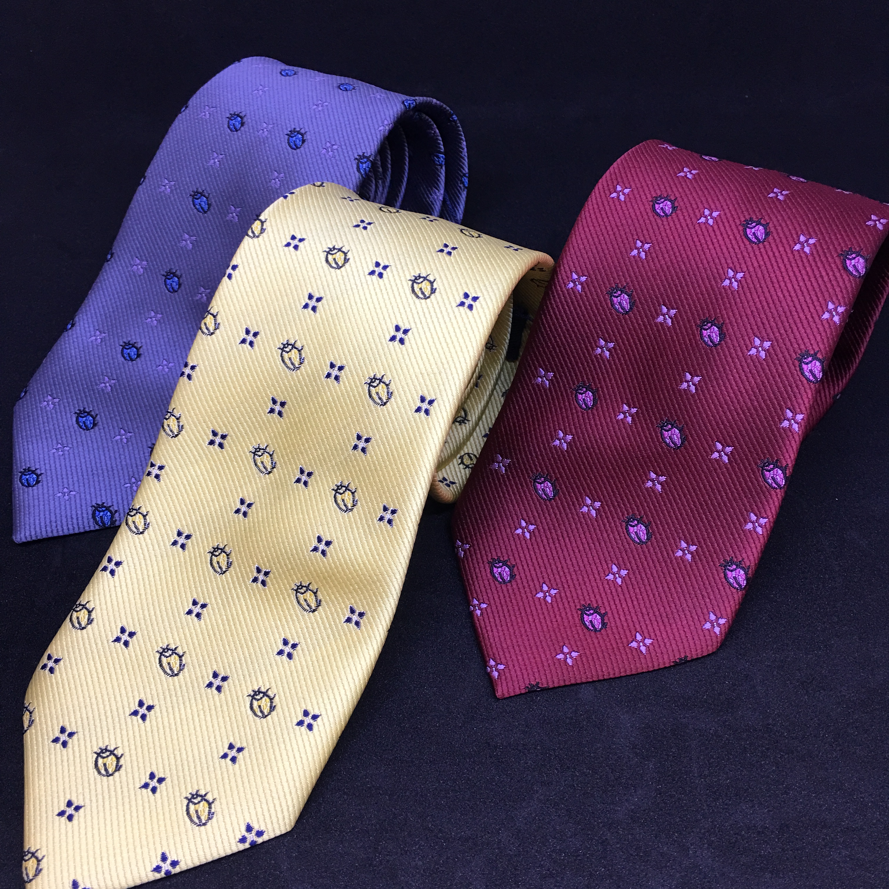 幸運を運ぶてんとう虫モチーフのネクタイ Base Mag