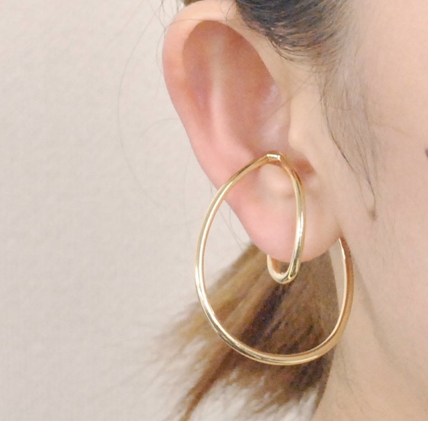 立体的なシルエットの大人気イヤーカフ♪【1color ¥1,260】