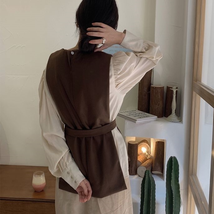 お得なベスト シャツのセットです Schoess お得なベスト シャツのセットです Schoess