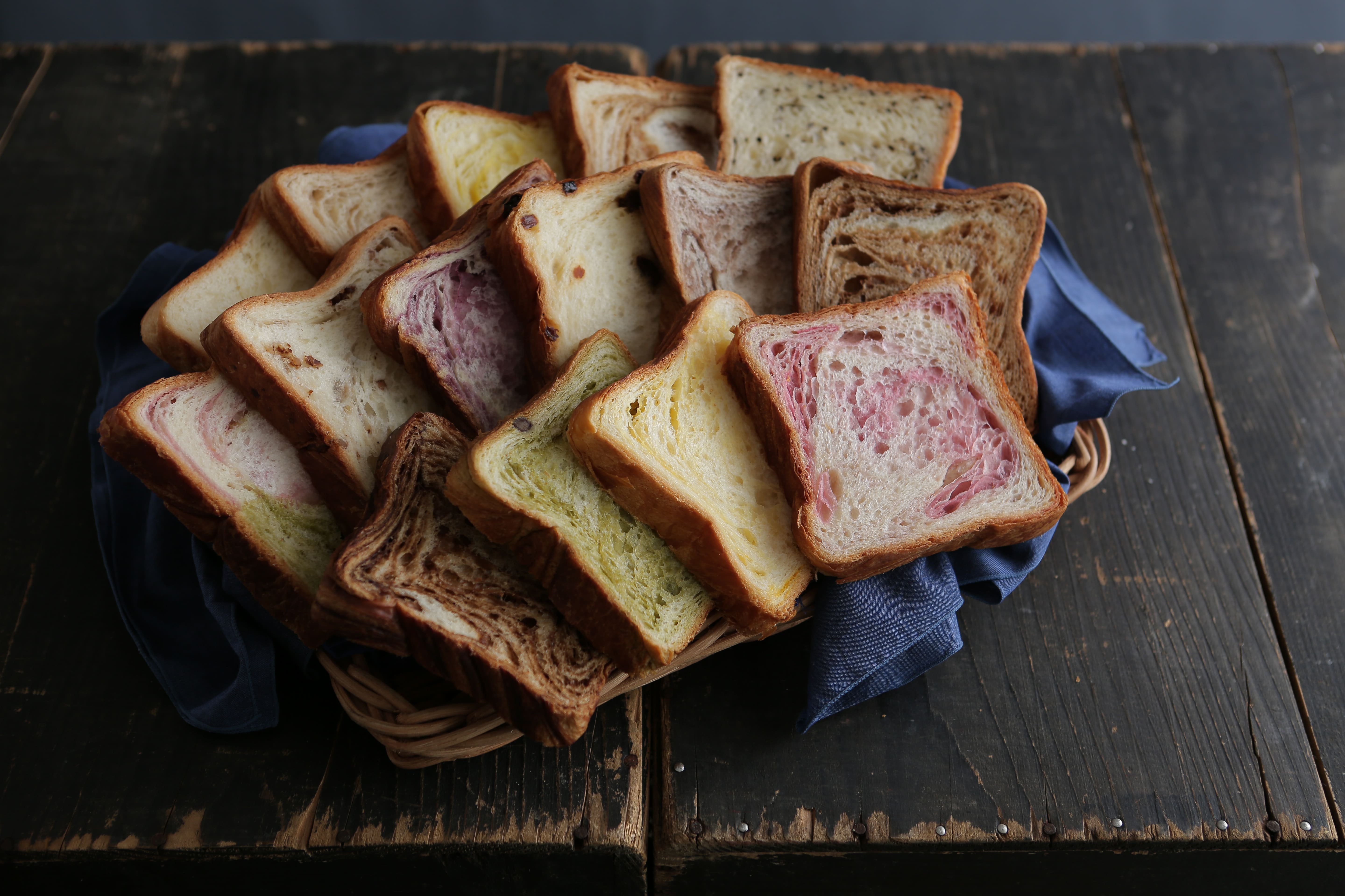 朝はパン派のひとに週末の朝食にオススメの クロワッサン食パン Joyfulsun 長崎市の地域商社 ジョイフルサンー