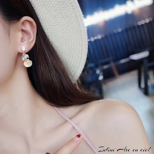 夏は小物で差を付けよう シェル ロングピアス Base Mag 夏は小物で差を付けよう シェル ロングピアス Base Mag