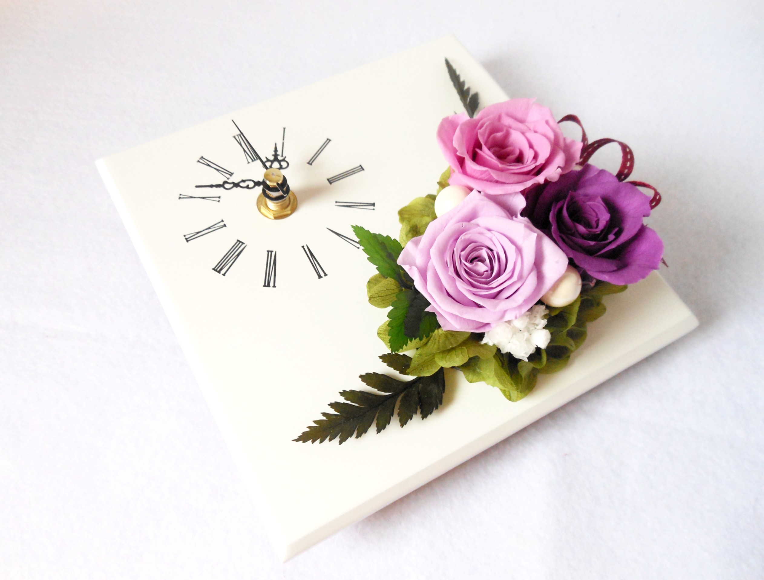 紫の色がもたらす効果と花言葉 長寿のお祝いにオススメなヴァイオレットカラーの花時計 Mon Ange ハンドメイドアクセサリー プリザーブドフラワーショップ