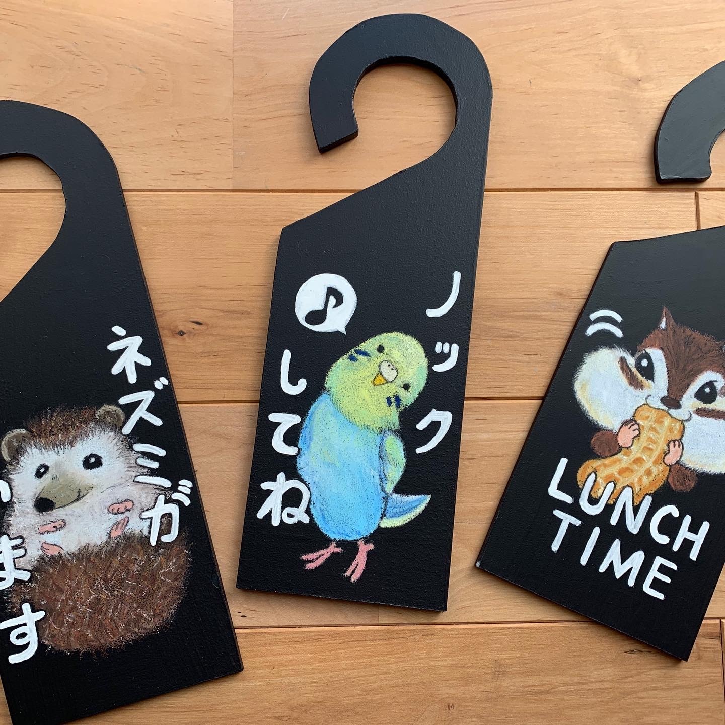 豊富なラインナップ ドアノブにかけて使うドアプレート Base Mag