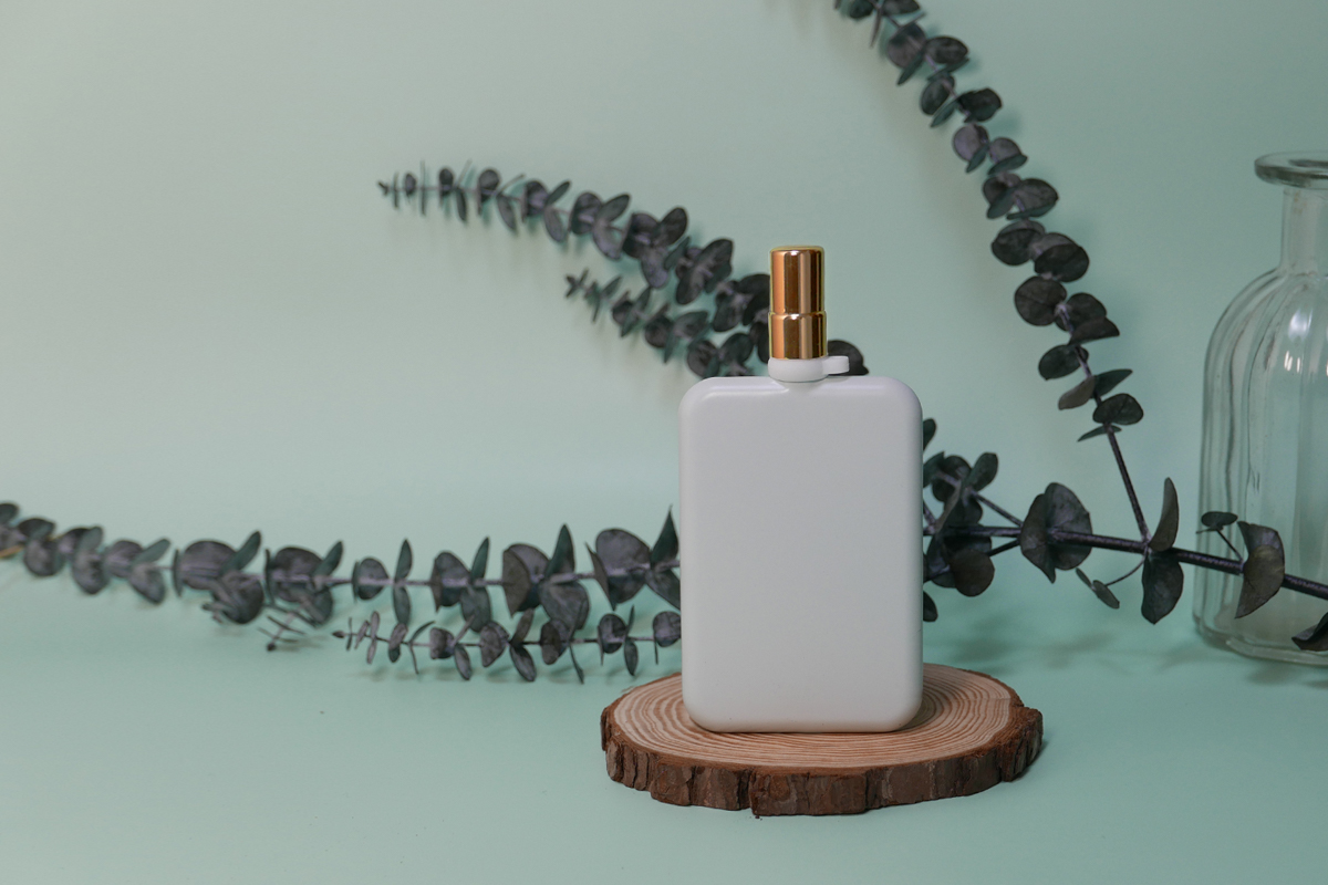 新色予約開始！香水瓶のようなエレガントなデザインが特徴の、消毒液専用のデザインスプレーボトル。