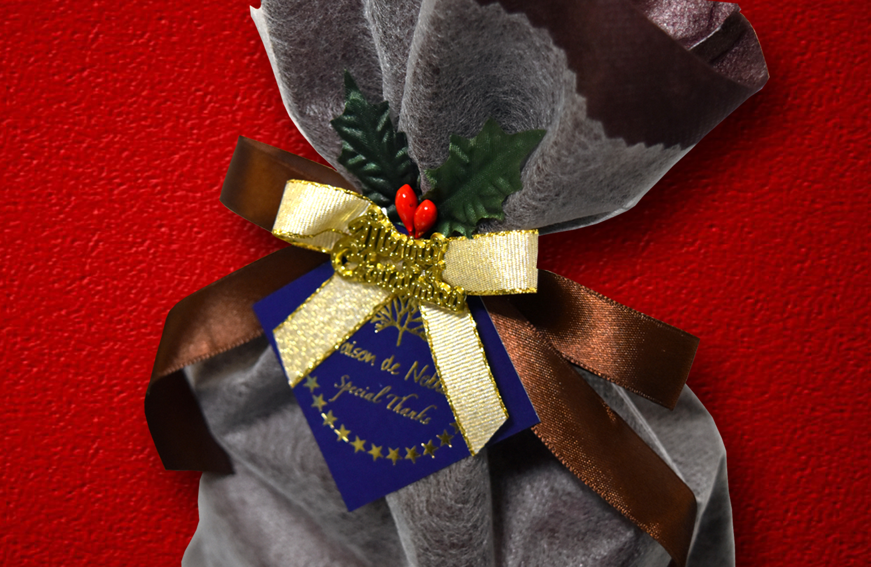 【クリスマス限定！】ヒイラギの葉を添えた限定ギフト包装でプレゼントを華やかに！
