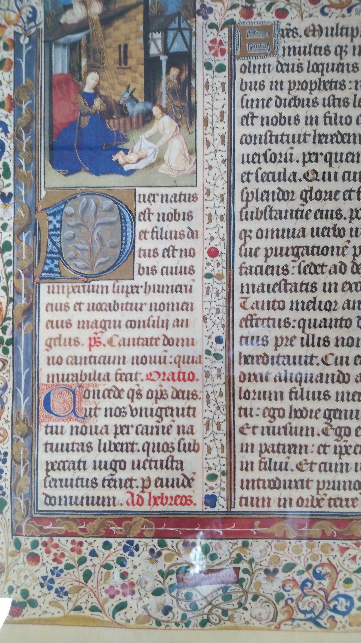 豪華絢爛、中世に作られた時祷書の複製画です。