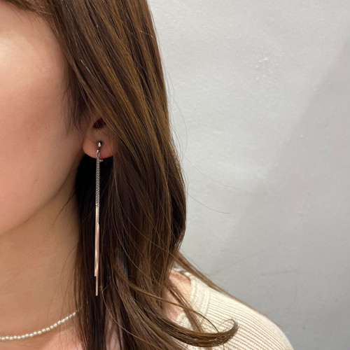 アップヘアにもピッタリ！メタル ロング スティック イヤリング