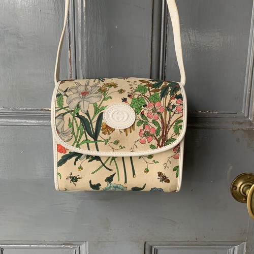 いつものスタイルのアクセントに！vintage GUCCI shoulder bag