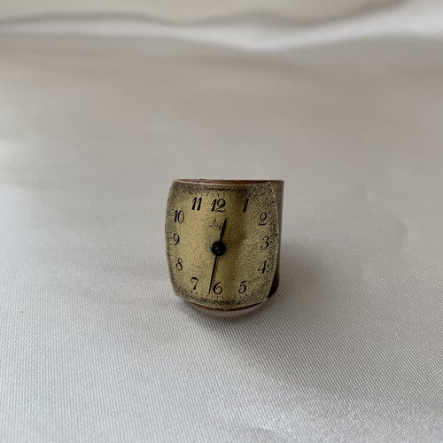 文字盤が可愛い◎  vintage ウォッチ デザインシリーズ スクエア リングⅣ