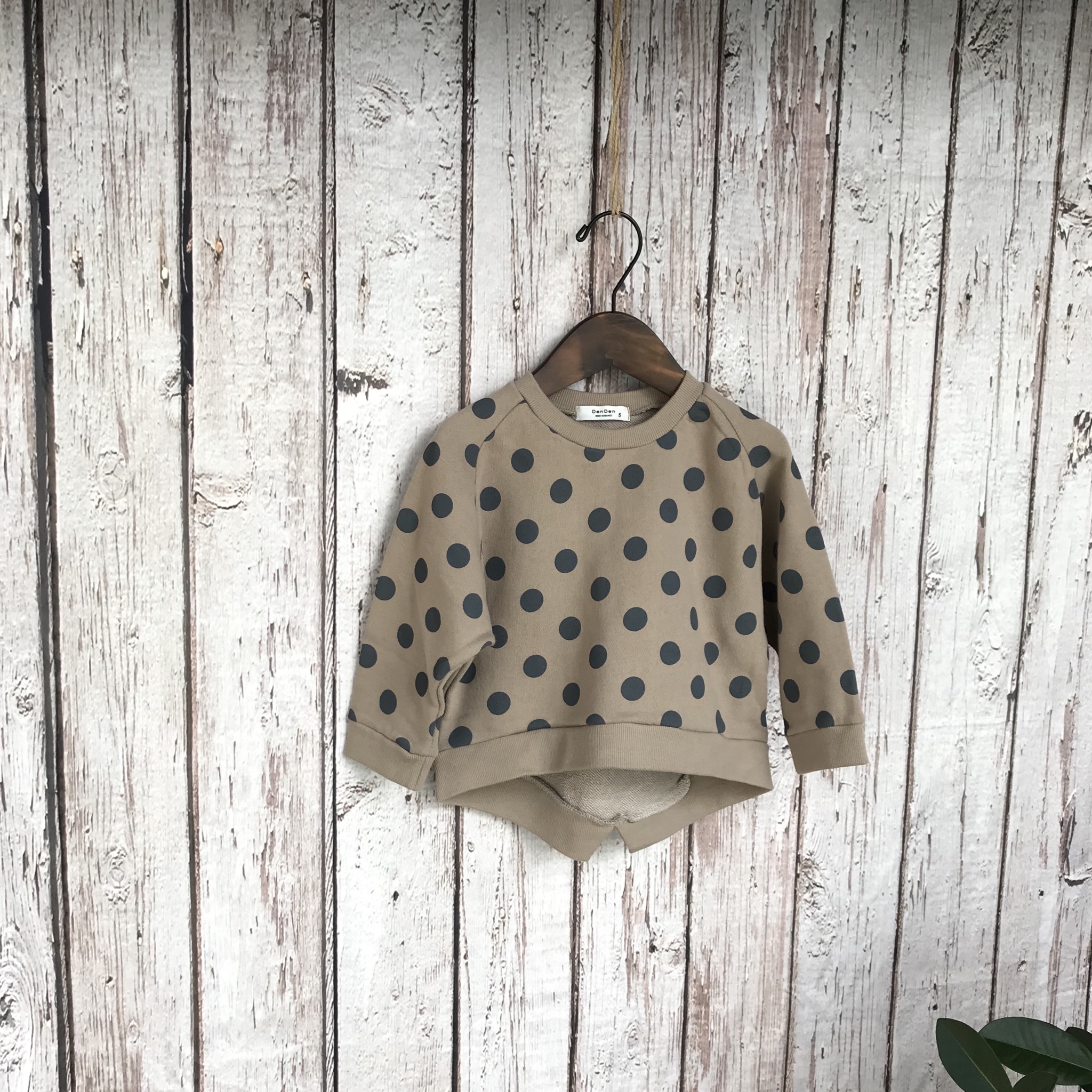 即納 男の子も女の子もok 後ろ姿も可愛い 水玉スウェット Base Mag