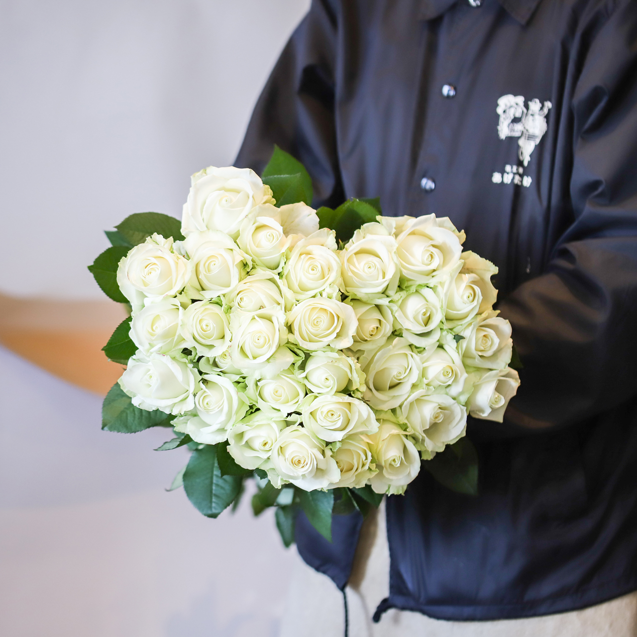 最高品質の白いバラをシンプル・ストレートに・リーズナブルに。